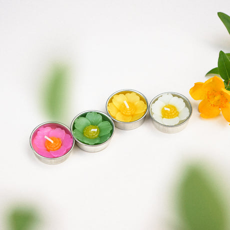 A pretty shape of each petal make Primrose the sweetest English flower in our collection. Scented with Neroli essential oil a sweet, honeyed and relaxing. Come in 8 Primrose tealights in a botanical garden design box. They can be used with any standard tea light holders.